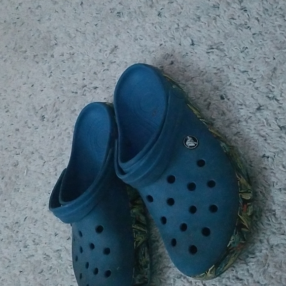 COPY - Crocs - Picture 2 of 6